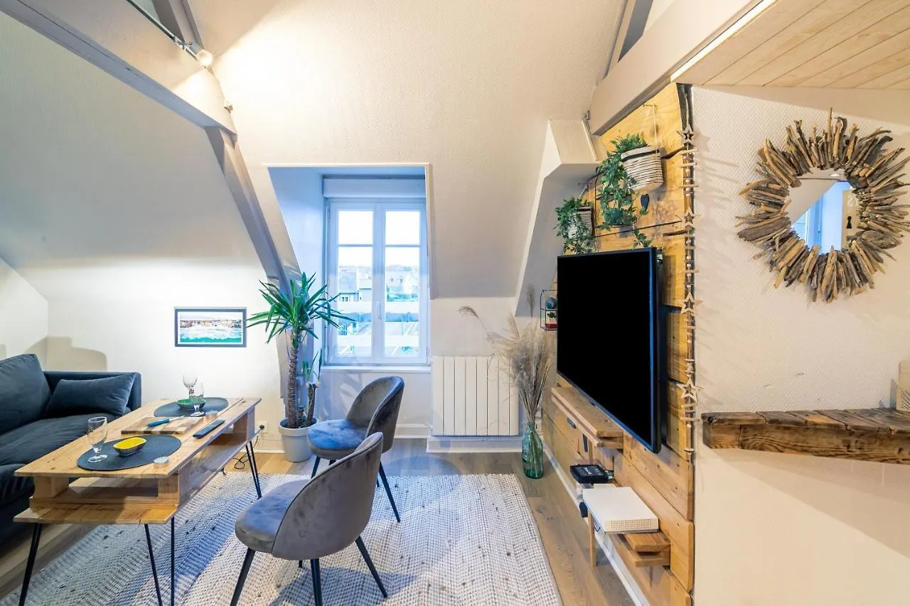 Le Petit Melorien Apartment Saint-Meloir-des-Ondes France