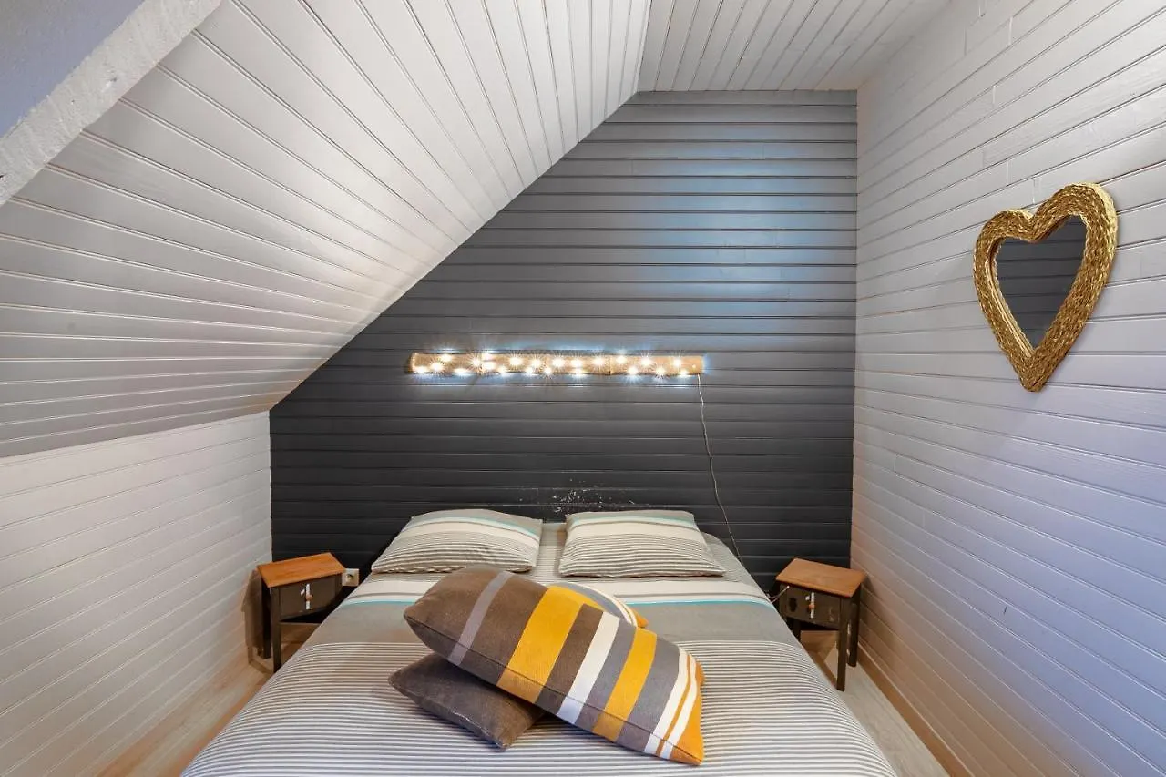 Le Petit Melorien Apartment Saint-Meloir-des-Ondes France